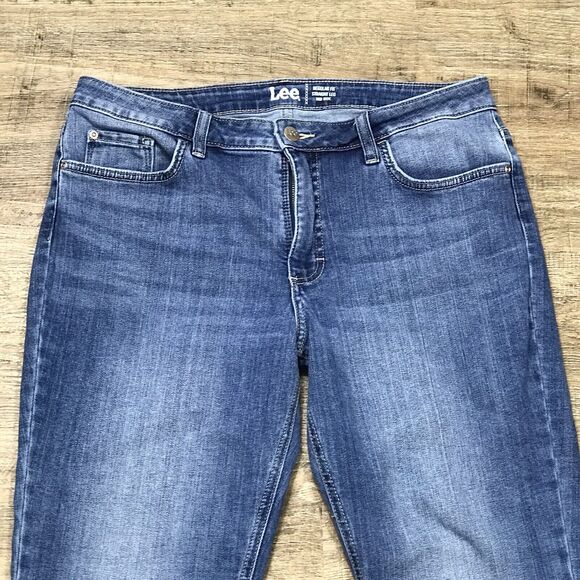 Lee Regular Fit Straight Leg Denim Jeans ~ Sz 12M ~ Mid Rise ~ 29.5" Inseam - Picture 3 of 7